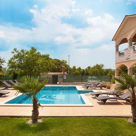 Zora, Beautiful Modern In A Village Near The Sea Holiday home *