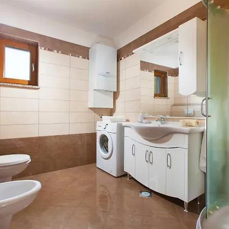 Holiday home Zora, Beautiful Modern In A Village Near The Sea Trget
