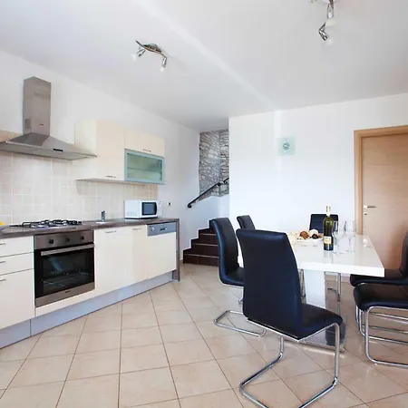 Holiday home Zora, Beautiful Modern In A Village Near The Sea Trget