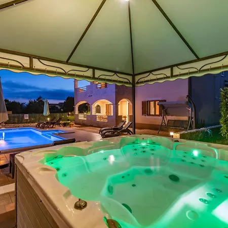 Holiday home Zora, Beautiful Modern In A Village Near The Sea
